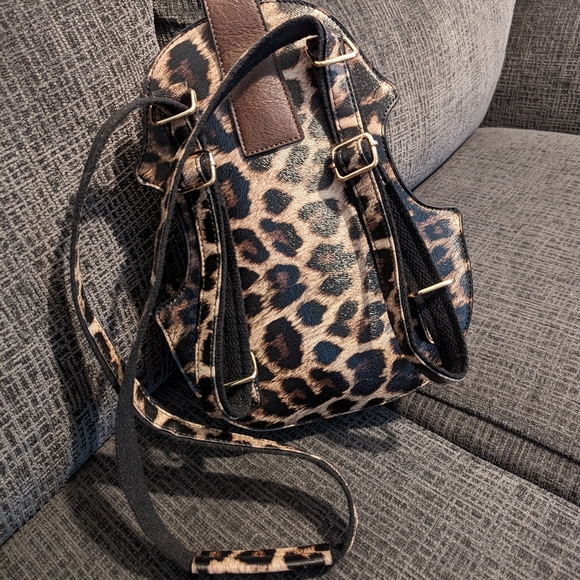Leopard print guitar back pack/purse - Picture 5 of 5